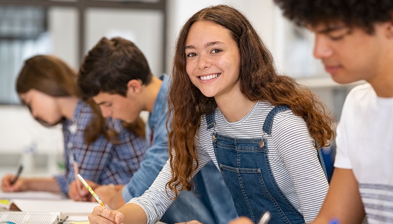 Voglio fare il medico: meglio liceo classico o scientifico?